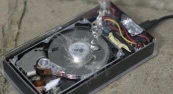 [Video] A Hard Drive in Slow Motion, Must Watch