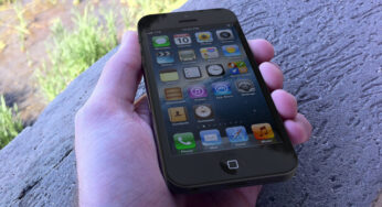 This Is How the iPhone 5 Might Look in Your Hand