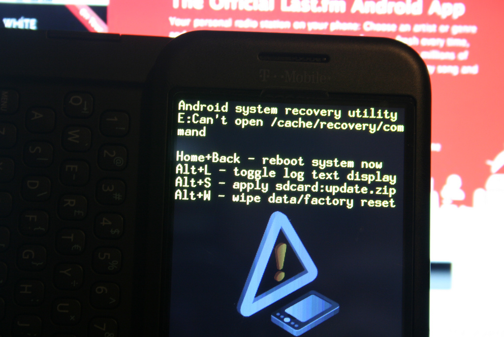 A loophole which makes Android vulnerable to hackers