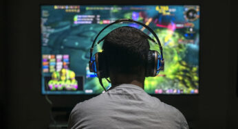 <strong>Ergonomics matter: The role of adjustable stands & blue light filters in gaming monitors</strong>